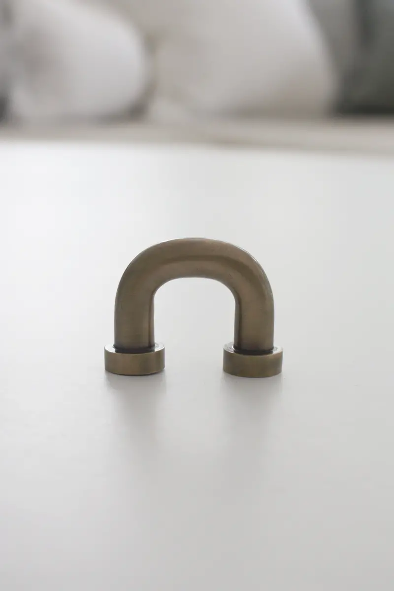4Cm Polished Brass Hemingway-Style Cabinet Pull 1