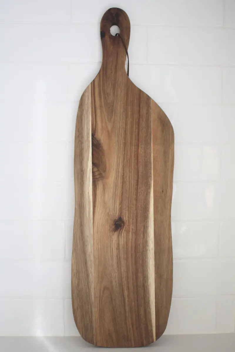 Acacia Wood Serving Board – Organic Free-Form Shape, Natural Grain Finish 1