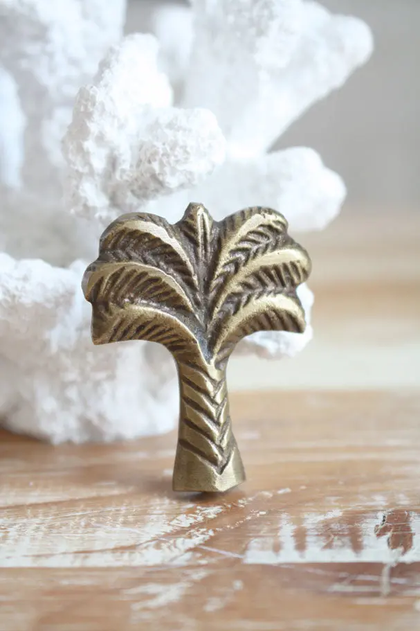 Antiqued Brass Palm Tree Drawer Knob – Decorative Hardware 1