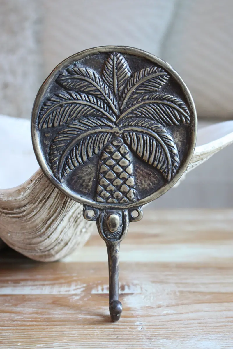 Antiqued Brass Round Palm Leaf Wall Hook 1