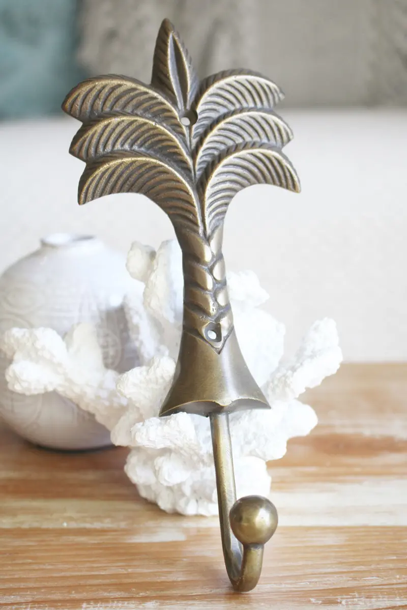 Large Wall-Mounted Palm Tree Hook – Brass Finish 1