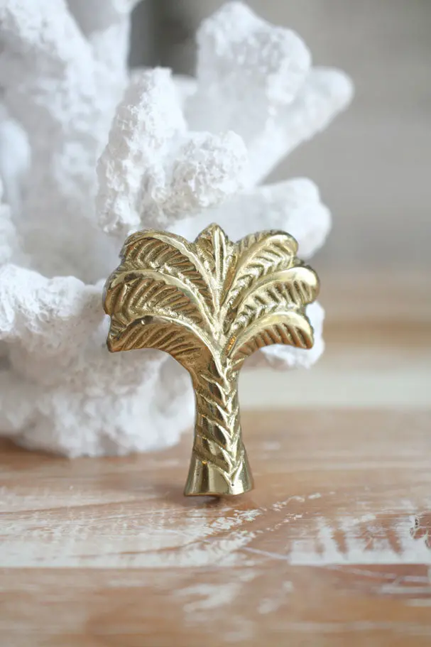 Polished Brass Palm Tree Drawer Knob – Sleek Tropical Design 1